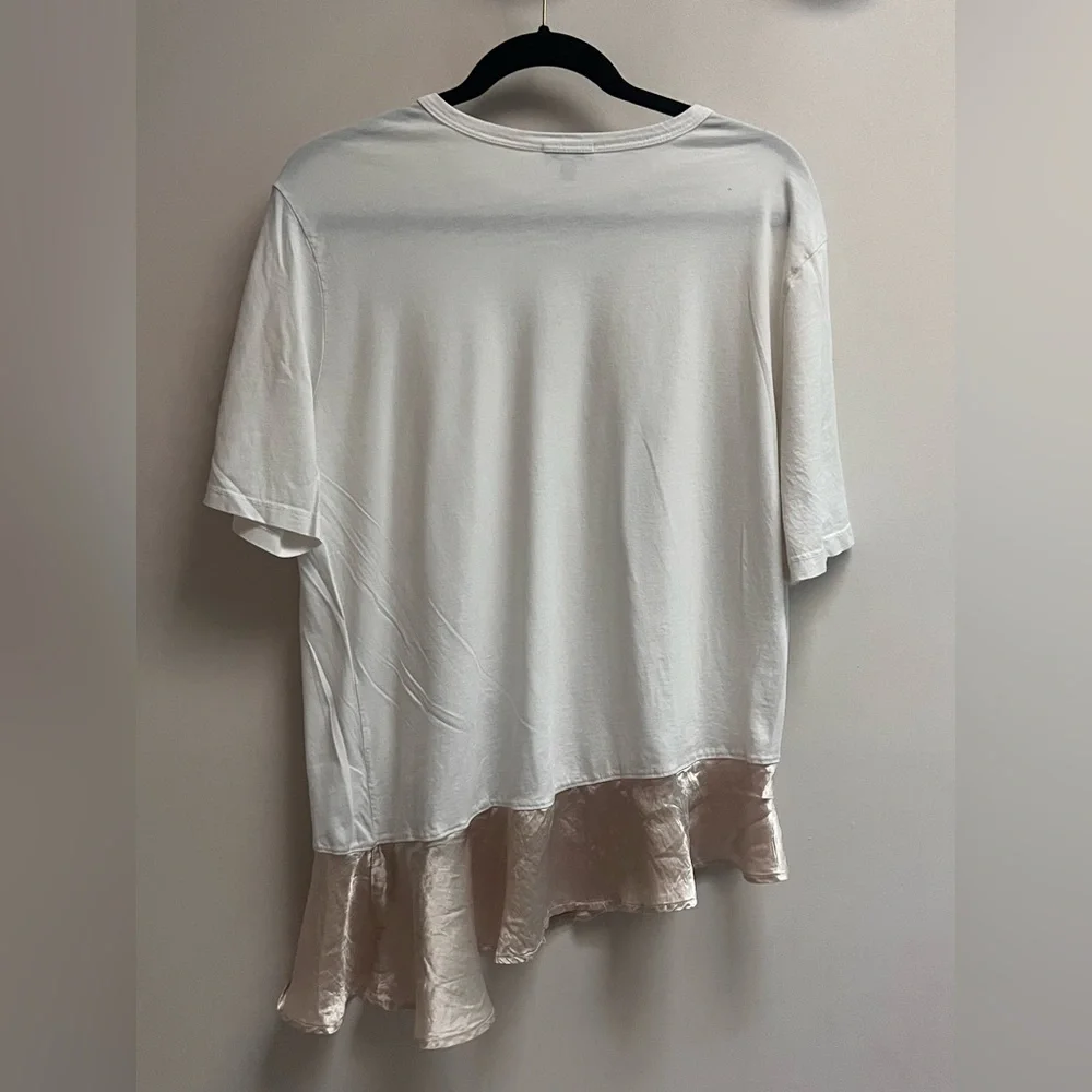 CLU Women’s White Short Sleeve T-Shirt with Ruffle Asymmetrical Hem -Size Medium - Picture 8 of 9